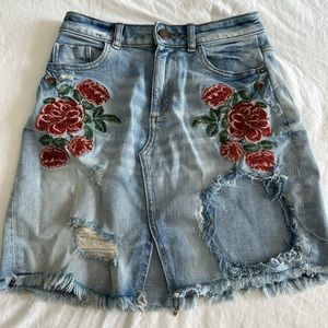 Zara basic 1975 rose embroidered denim skirt